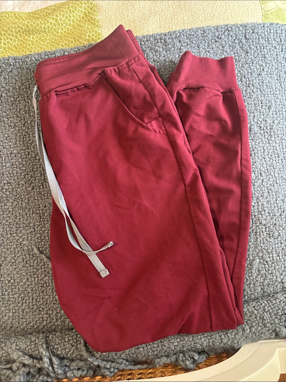 Women’s figs Zamora high waist Burgundy Jogger Pants - Classic Comfort